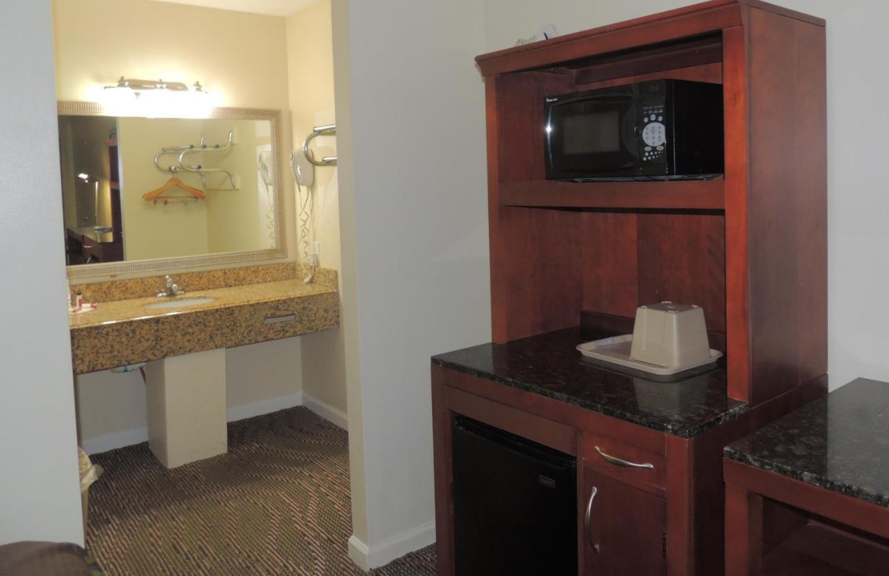 Super 8 By Wyndham Mifflinville Near Bloomsburg Εξωτερικό φωτογραφία